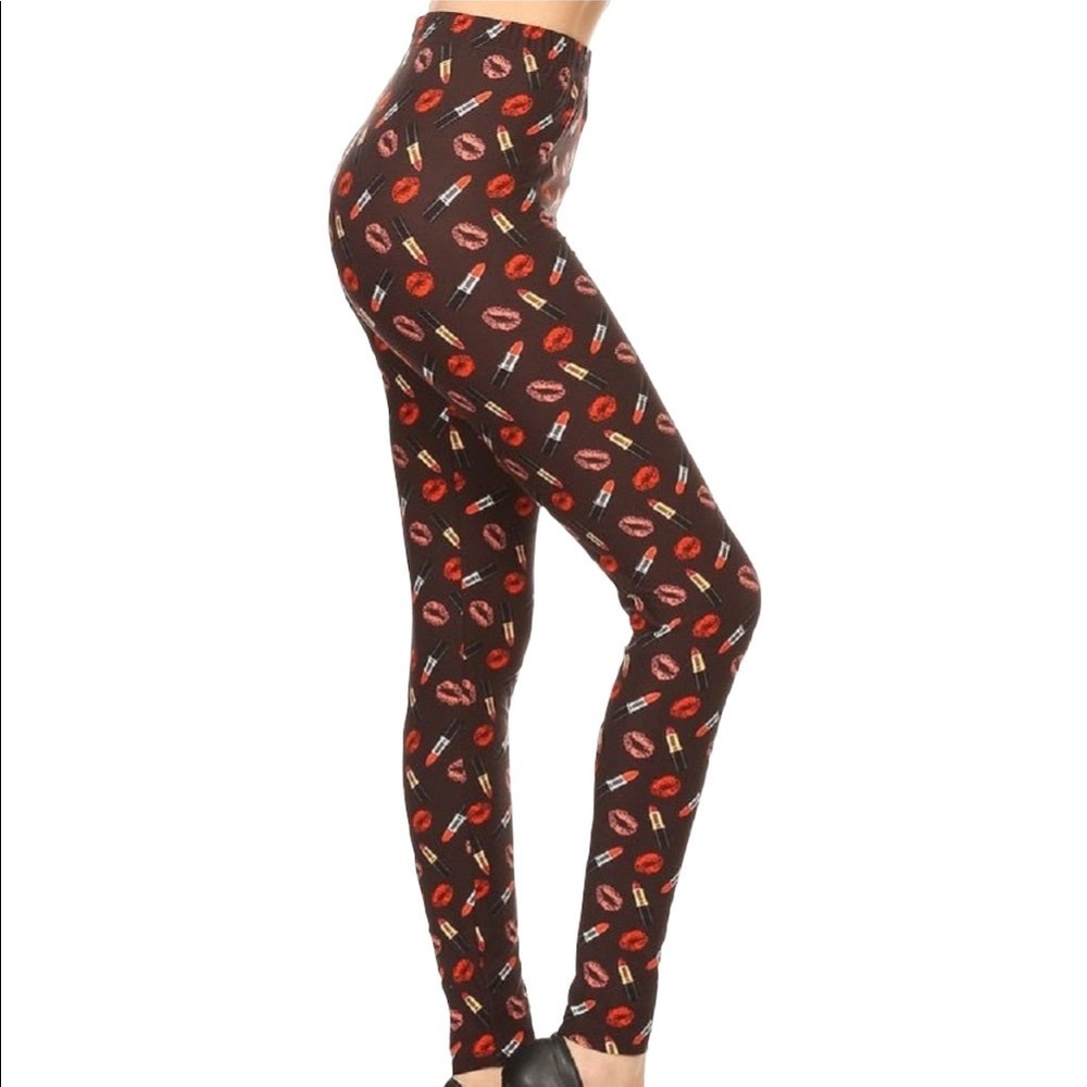 Lipstick and Kisses Buttery soft leggings Plus Size 12-18